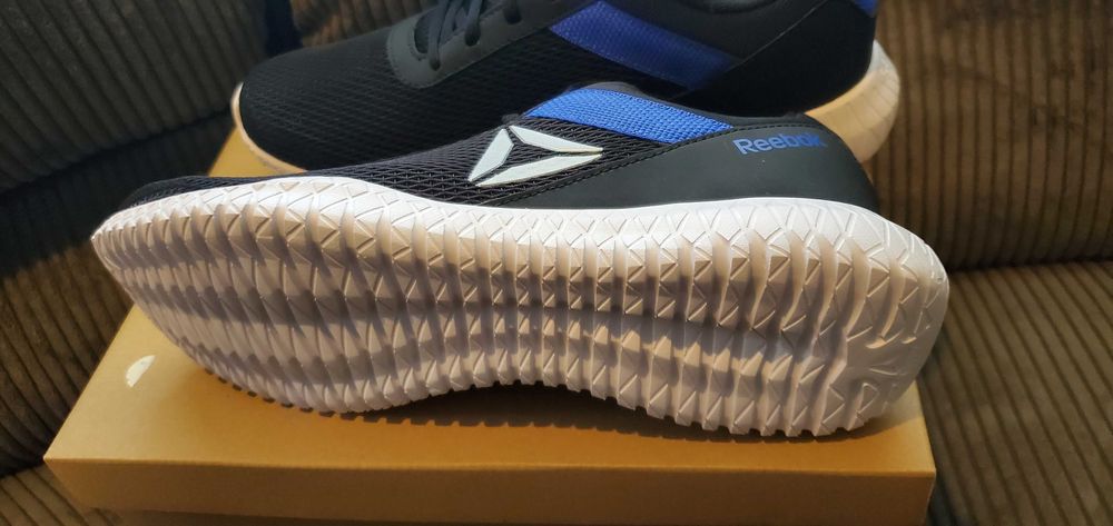 ASIcs Tiger и Reebok чисто нови