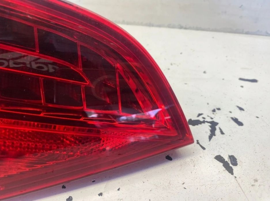 Ляв вътрешен LED