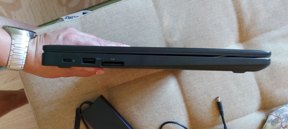 laptop dell- намокрен