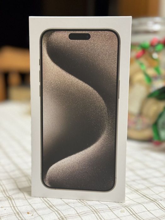 Срочно продаю телефон 15 про аккумулятор 100%