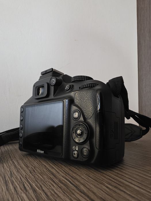 Продавам фотоапарат Nikon D3200 комплект с два обектива