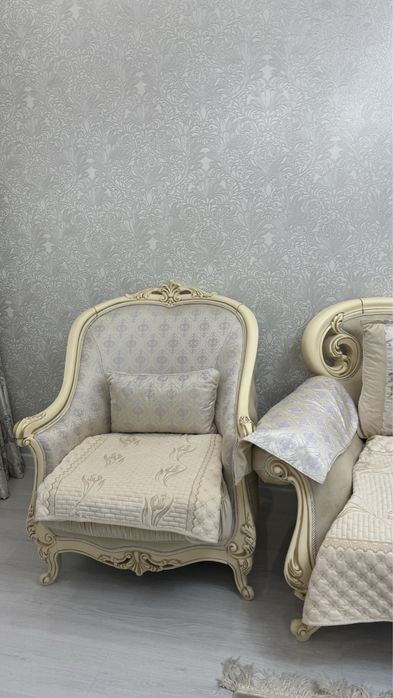 Диван и две кресло