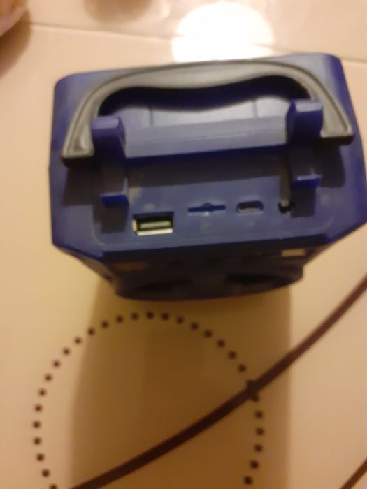 Boxa portabilacu usb wi fi si radio
