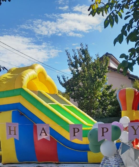 Inchiriez Curte cu Gradina spatioasa, pentru petreceri.