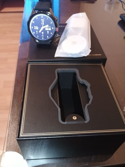 Продавам нов часовник HUAWEI WATCH GT6