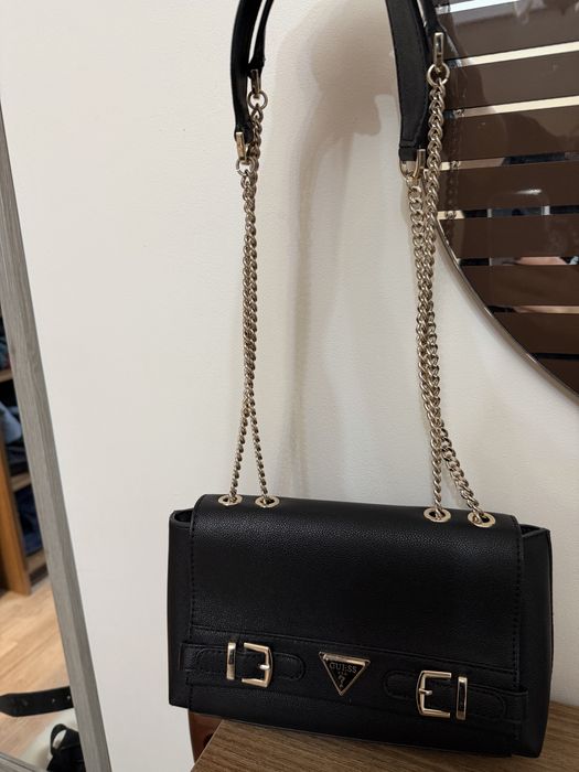 малка чанта GUESS