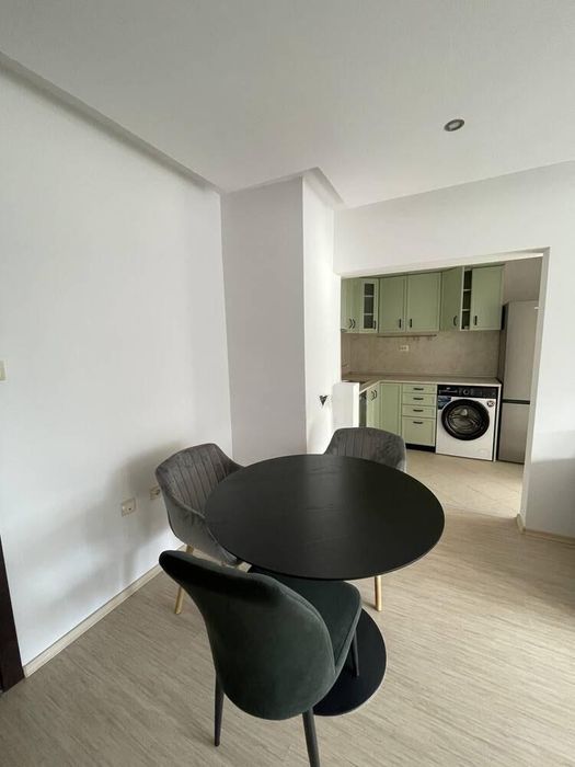 Дава се под наем Тристаен апартамент в Бургас, Славейков - 72 кв.м за 612 € - Снимка #2