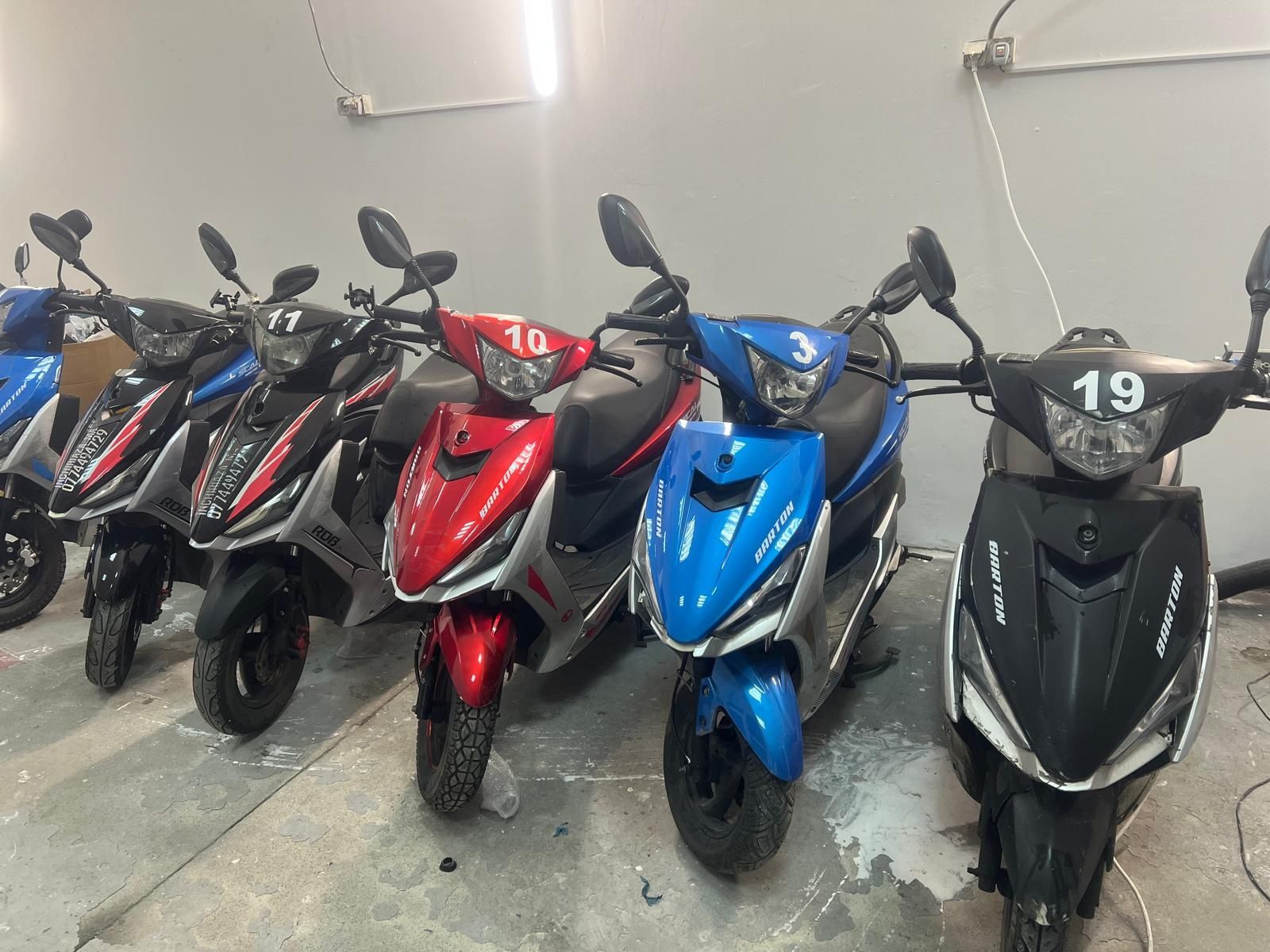 Închiriez Scutere / Scooter For Rent
