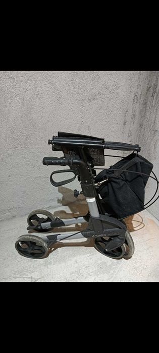 Cadru de mers bătrâni rolator pliabil