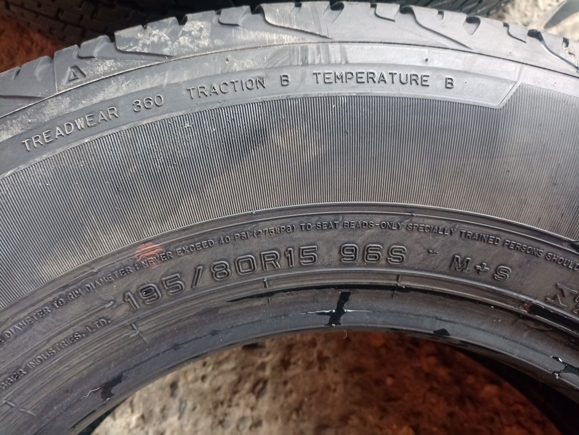 2 anvelope AllSeason Dunlop 195/80 R15 dot 4923