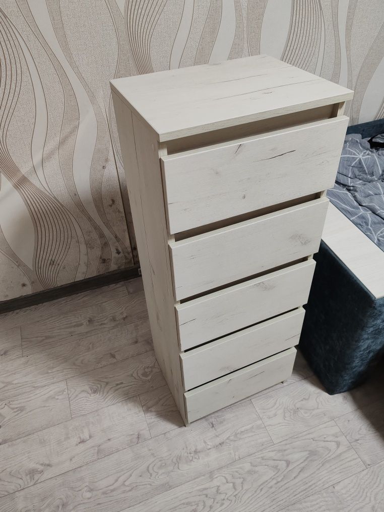 Продам комод (в собранном виде)