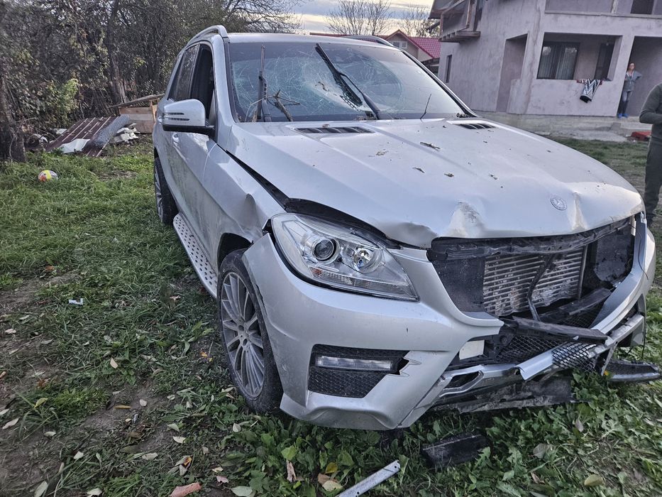 Mercedes Benz ML 250 CDI avariat si motor defect