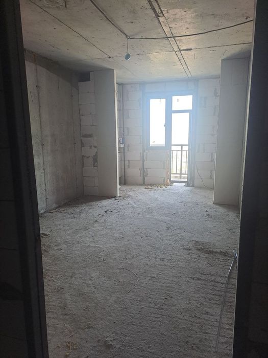 Choshtepa 1 xona 35m² kvartira sotiladi. Sergeli novostroyka 1-metro