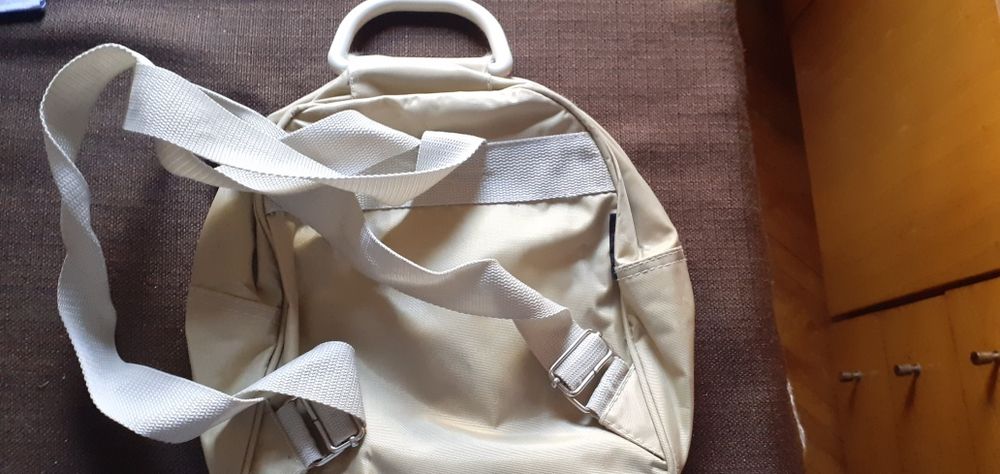 Vand 3 costume baie pentru fete, rucsacuri copii