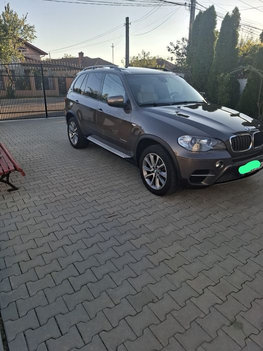Vând BMW X5  pachet M