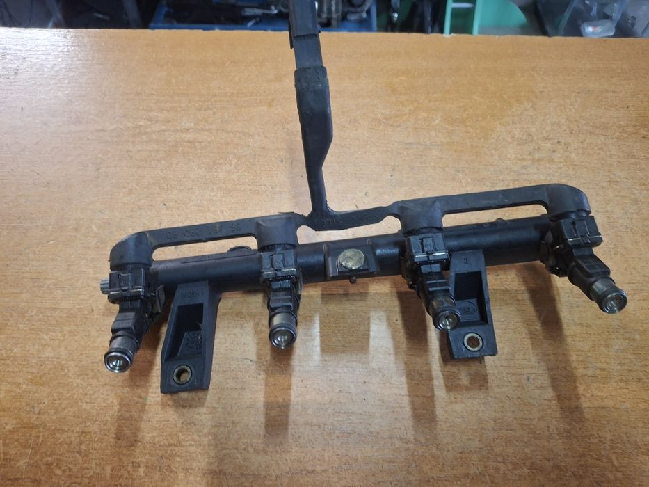 Injectoare Peugeot Citroen 1.4 Benzina +rampă