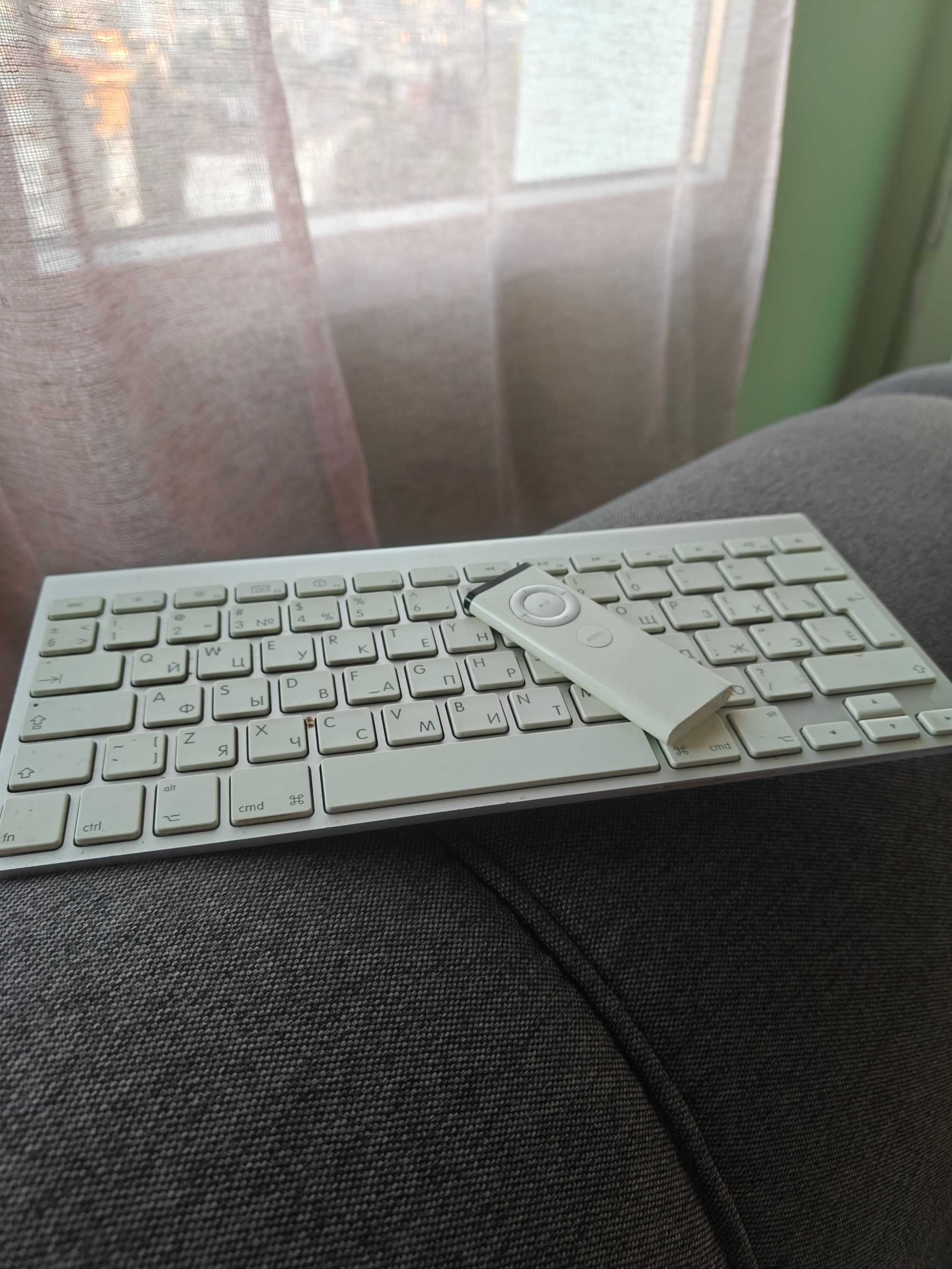 Продавам компютър Mac mini with Apple M2 chip