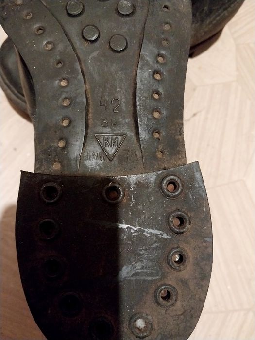 Кирзовый рабочий ботинок