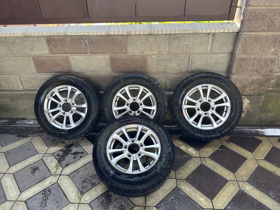 Продам диски на ниву и сузуки