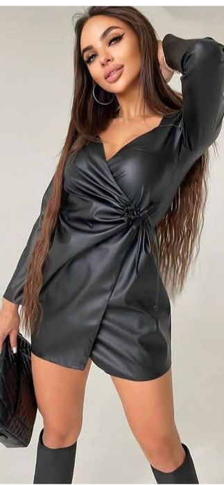 Продаётся платье эко кожа молодежное