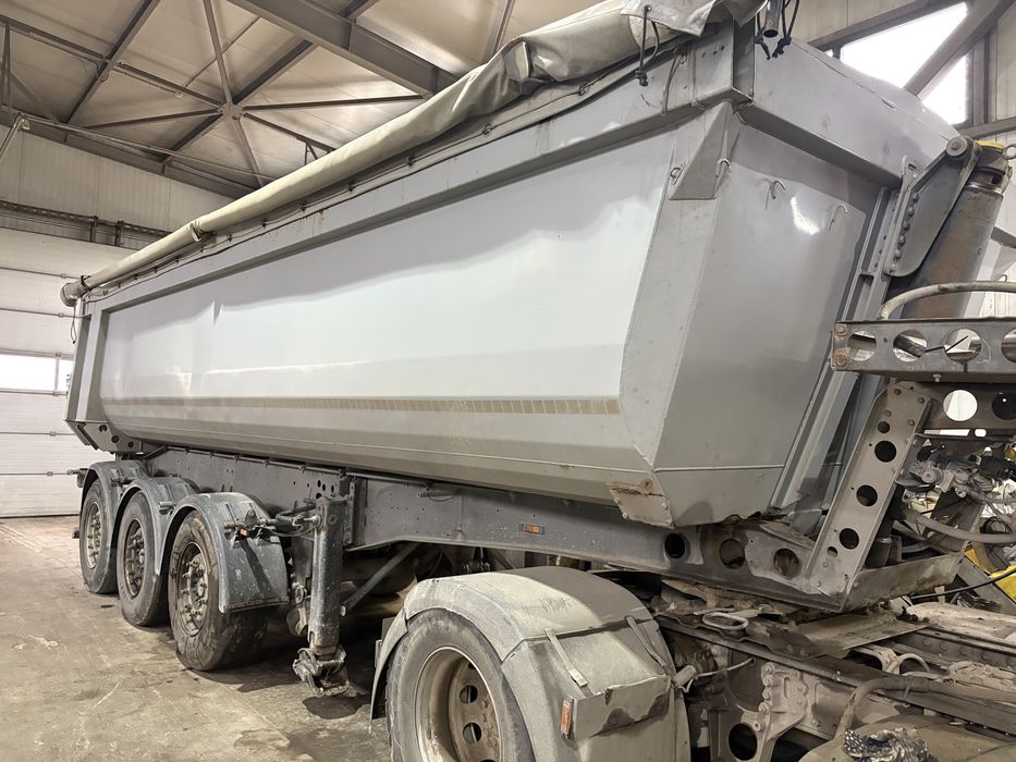 Semiremorca basculabila schmitz