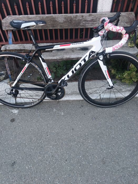 Vând bicicletă cadru carbon