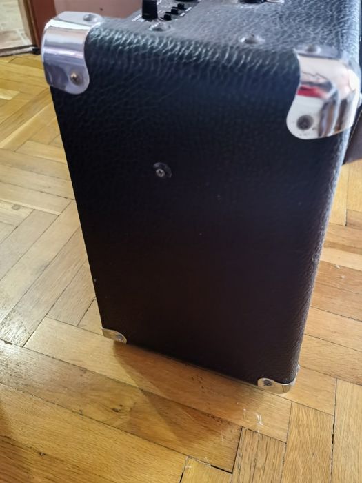 Усилвател за китара Behringer v-tone gm110