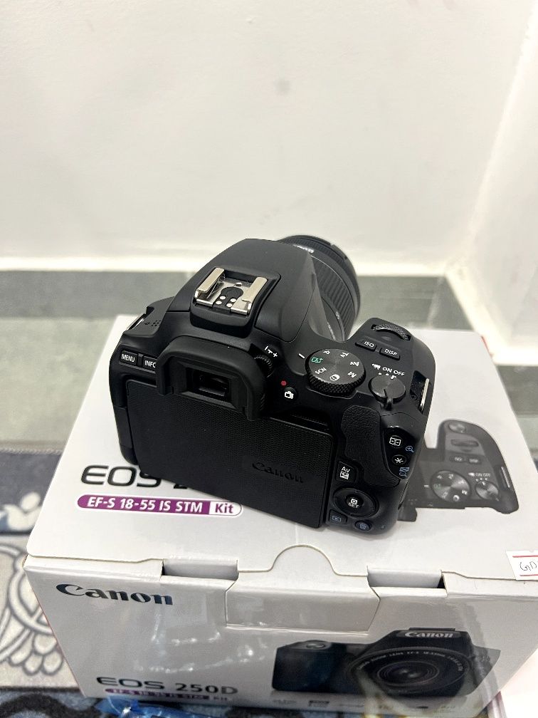 Canon EOS 250D + 18-55mm IS STM Kit – Yangi holatda