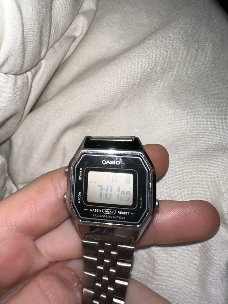 Часовник CASIO vintage  LA680WEA-1E