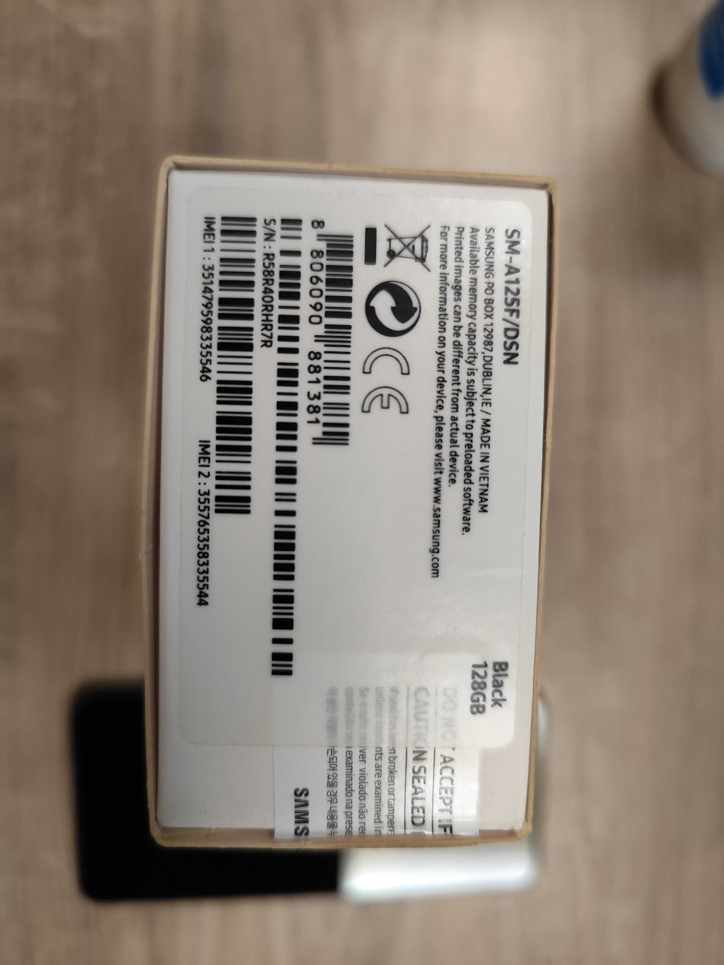Телефон Samsung Galaxy A12