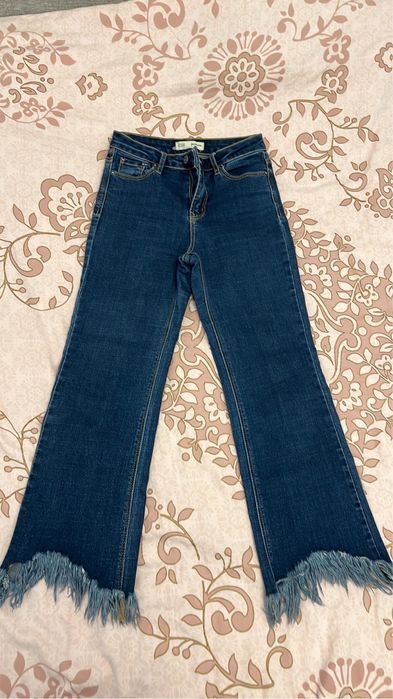 Blugi Stradivarius 34