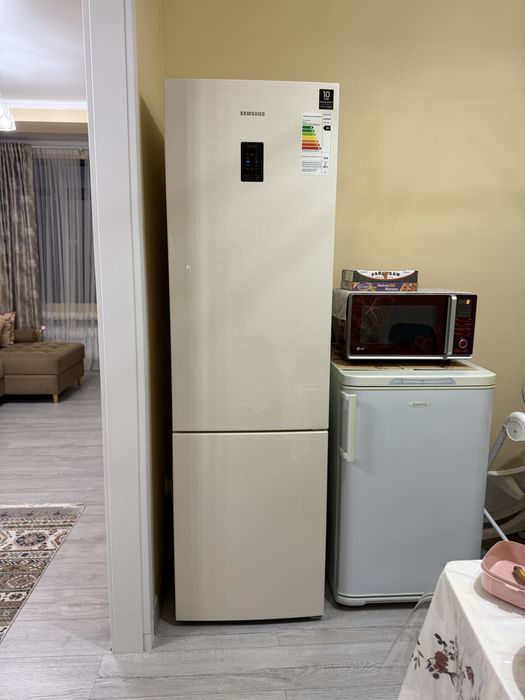 Хородильник Samsung RB37A5200EL