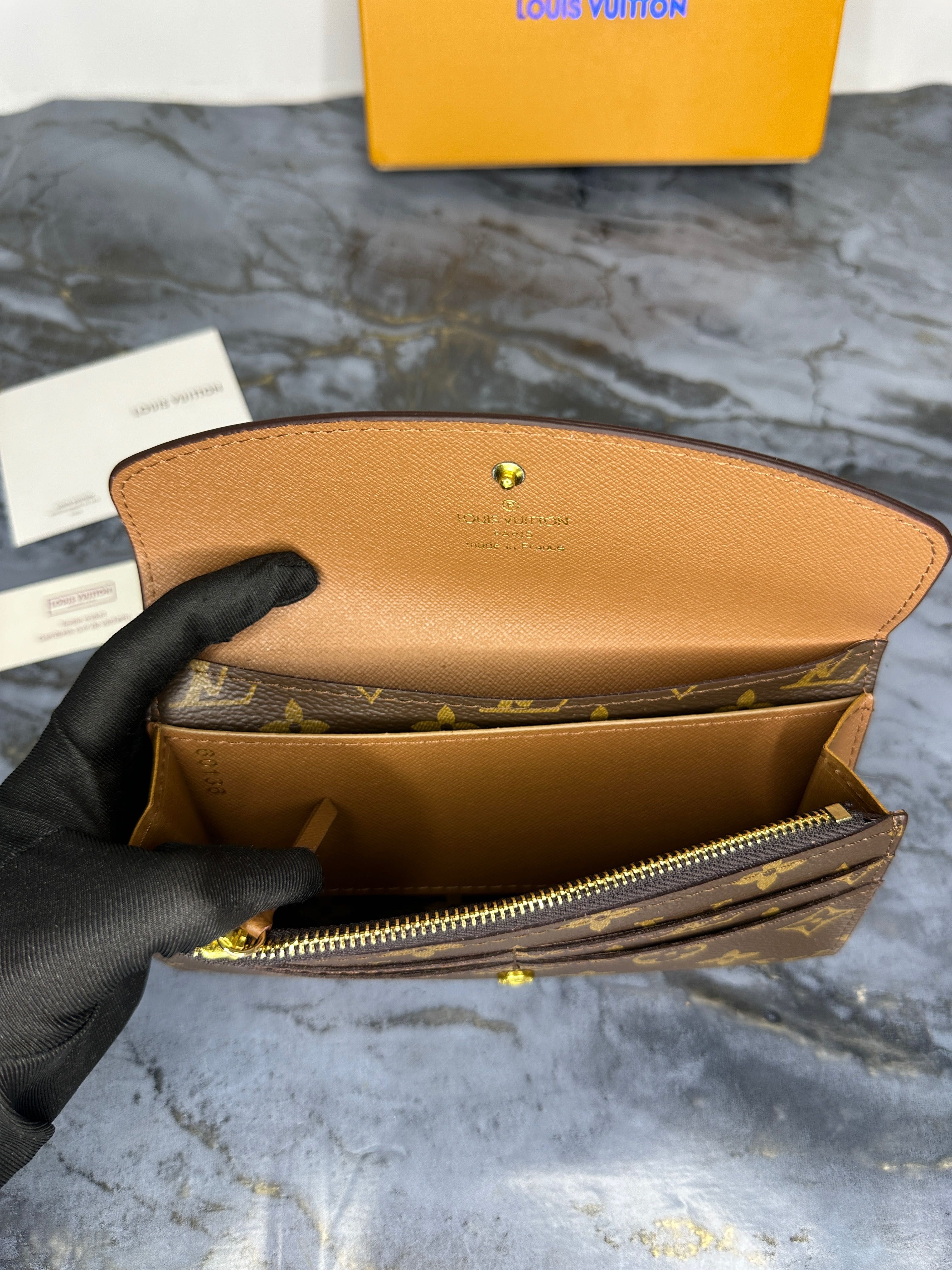 Portofel Louis Vuitton EMILIE wallet piele canvas 100% cutie inclusă