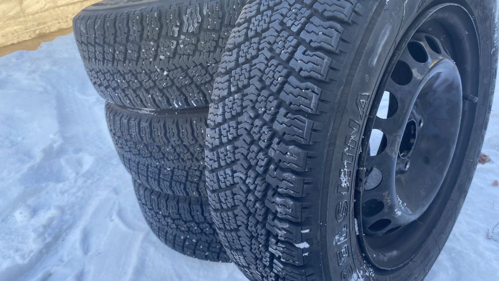 Продам 185/70 R14 зимние шины с дисками в комплекте