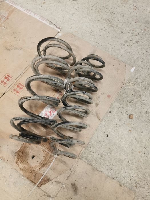 Комплект пружини за Golf4