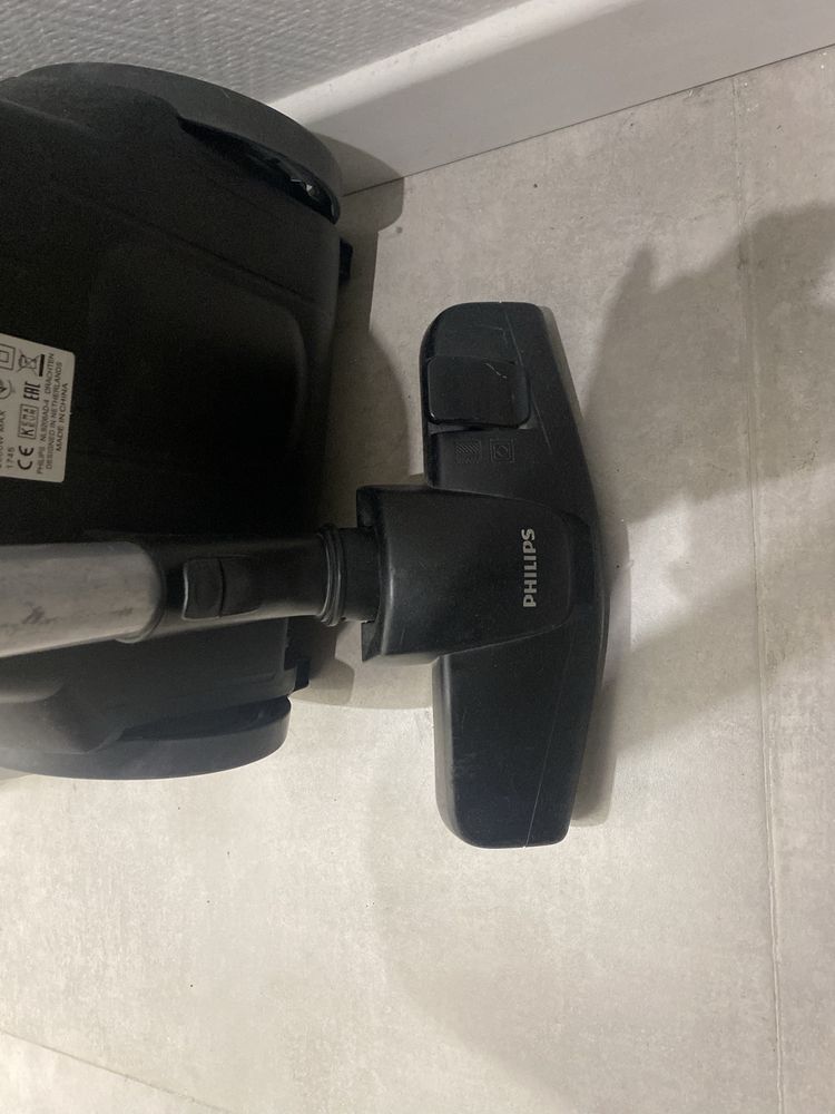 Пылесос Philips Power Pro Active
