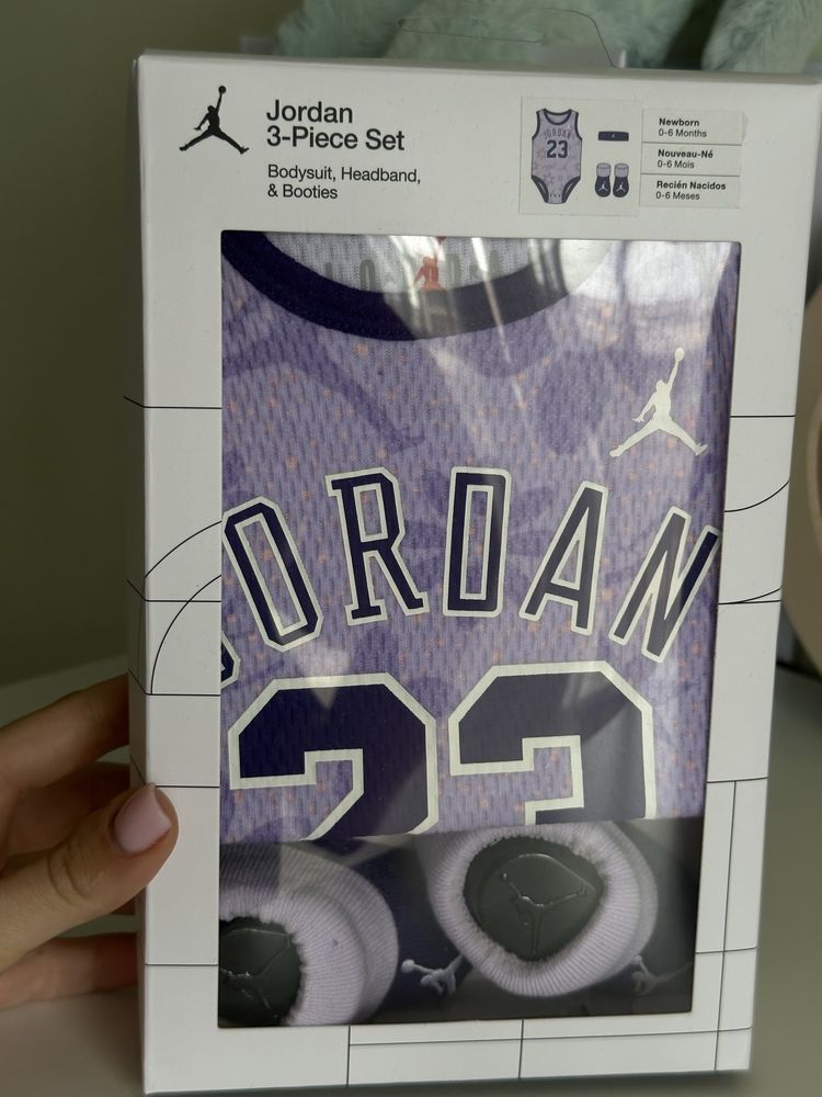 Чисто нови комплекти Nike Jordan за бебе 0-6м.