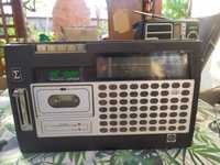 Radio casetofon vintage VEF , radio cu boxa lemn