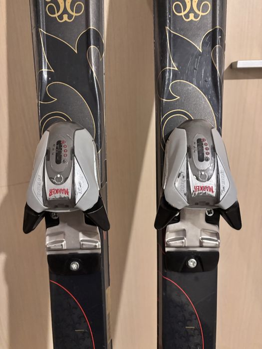 Ofer spre vanzare schiuri