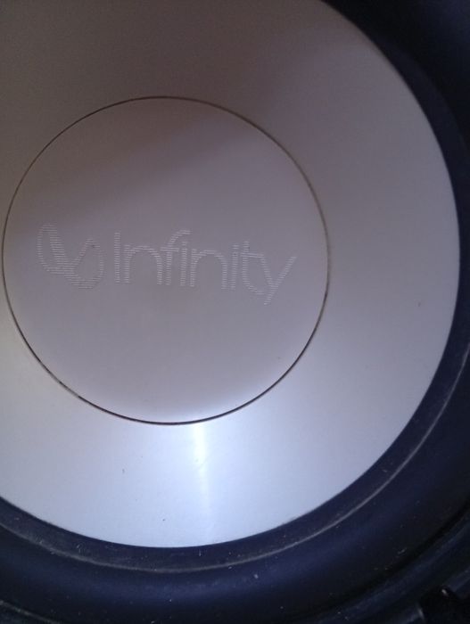 Subwoofer infinity mare funcțional