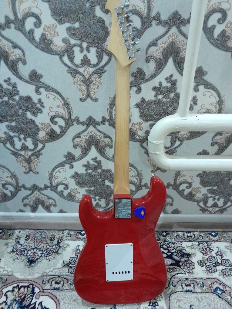 Elektro gitara sotiladi