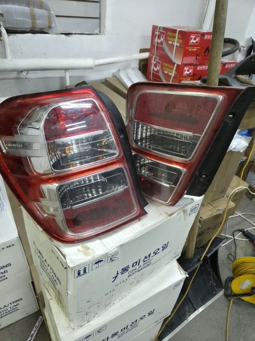 Продам задние фонарин нашевроле кобальт