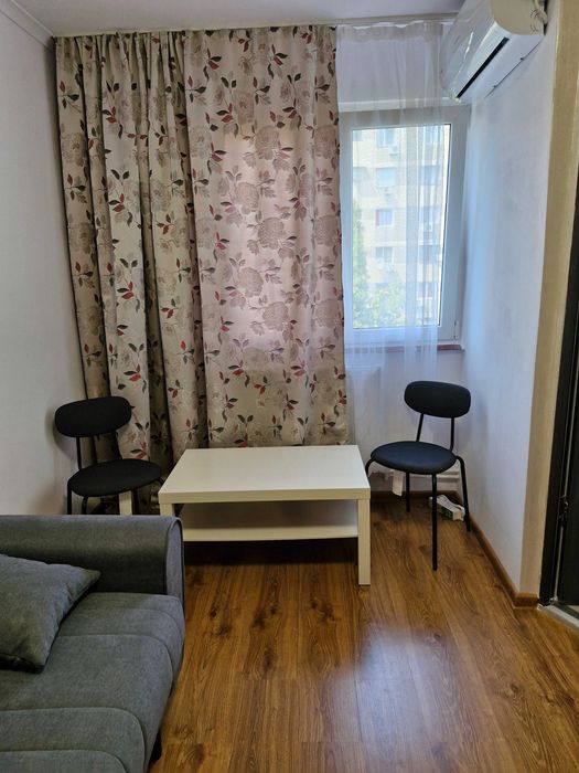 Vand garsoniera renovata