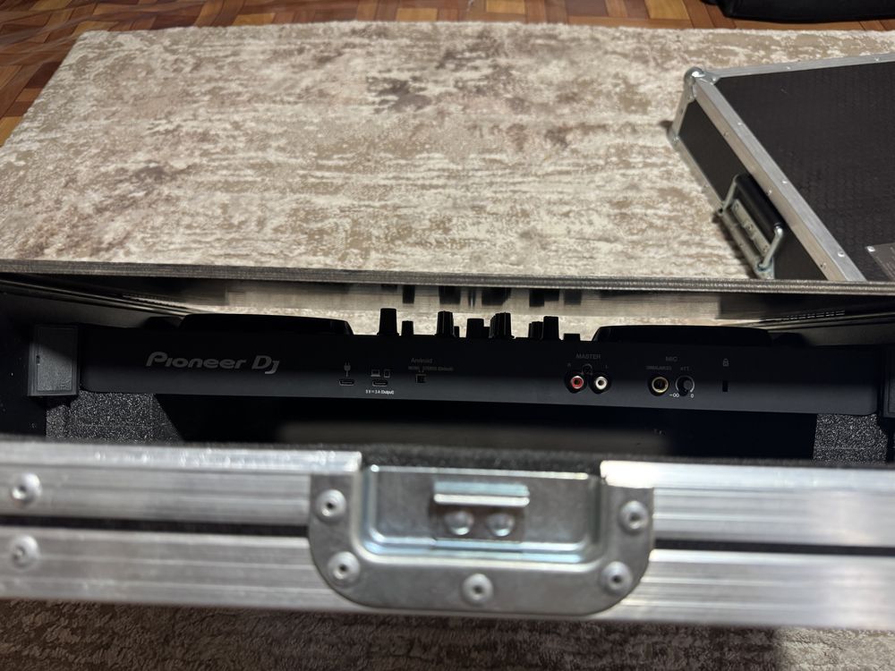 Контролер Pioneer DJ DDJ-FLX4 + CASE