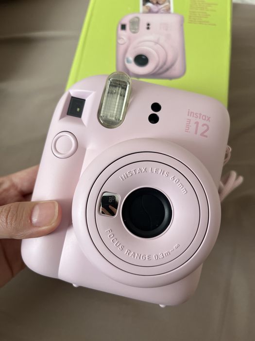 Подам Instax mini 12