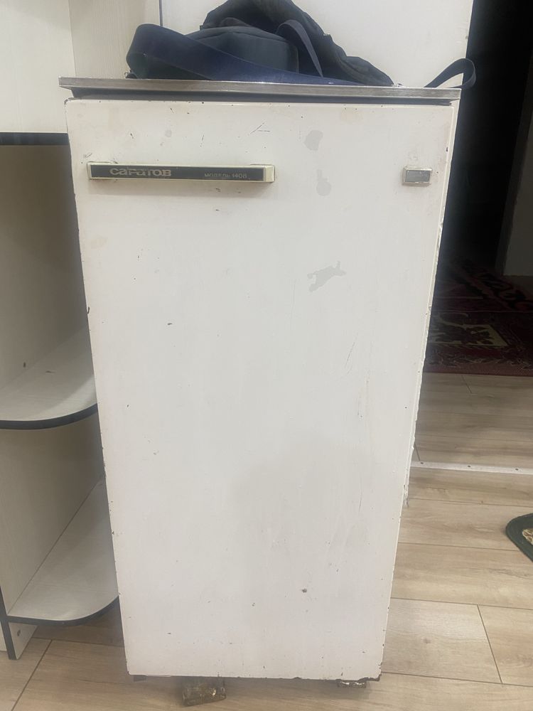 Продается холодильник Саратов 140В