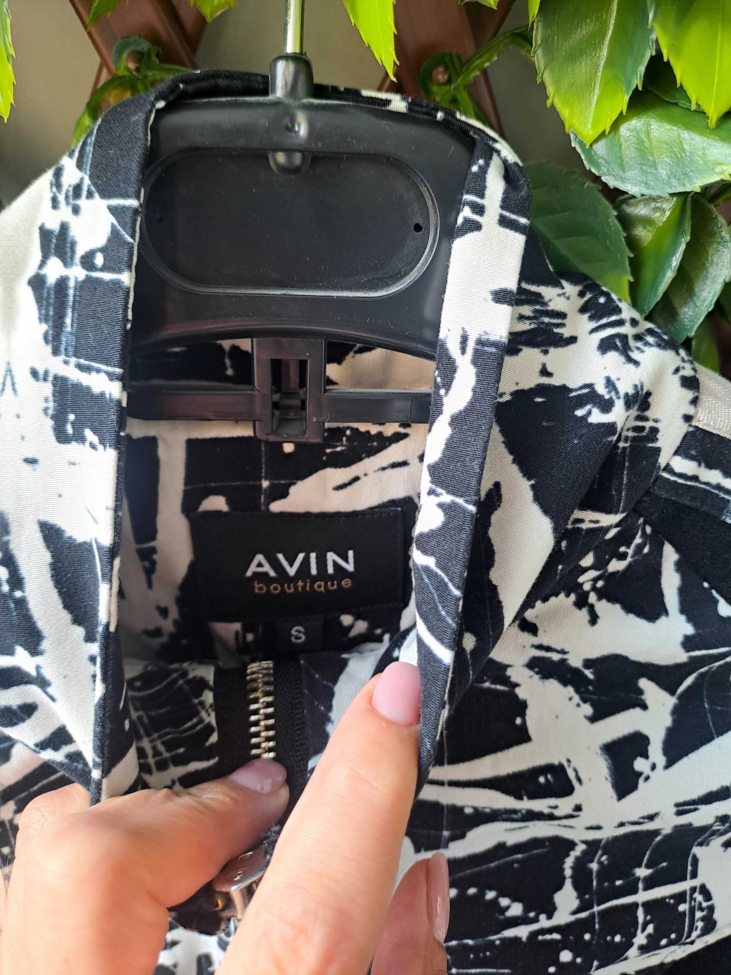 яке Avin, Nikole collection боди
