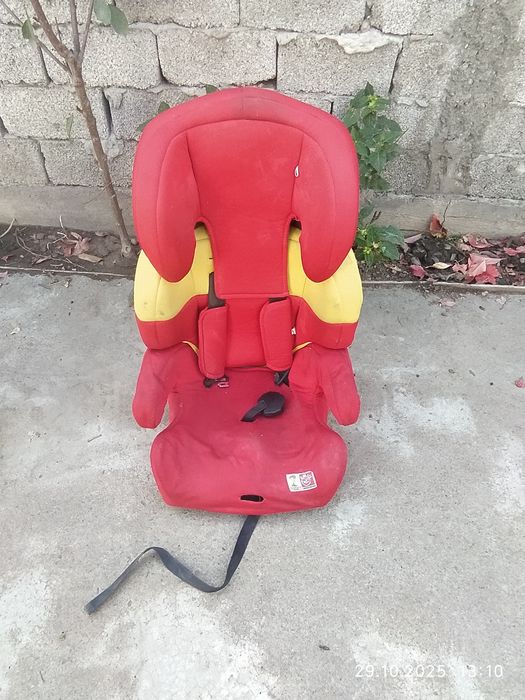 Продам два автокресла