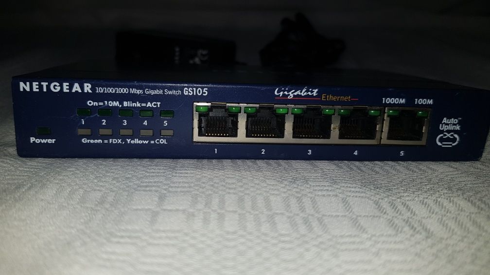 Switch Gigabit Netgear GS105 5 porturi