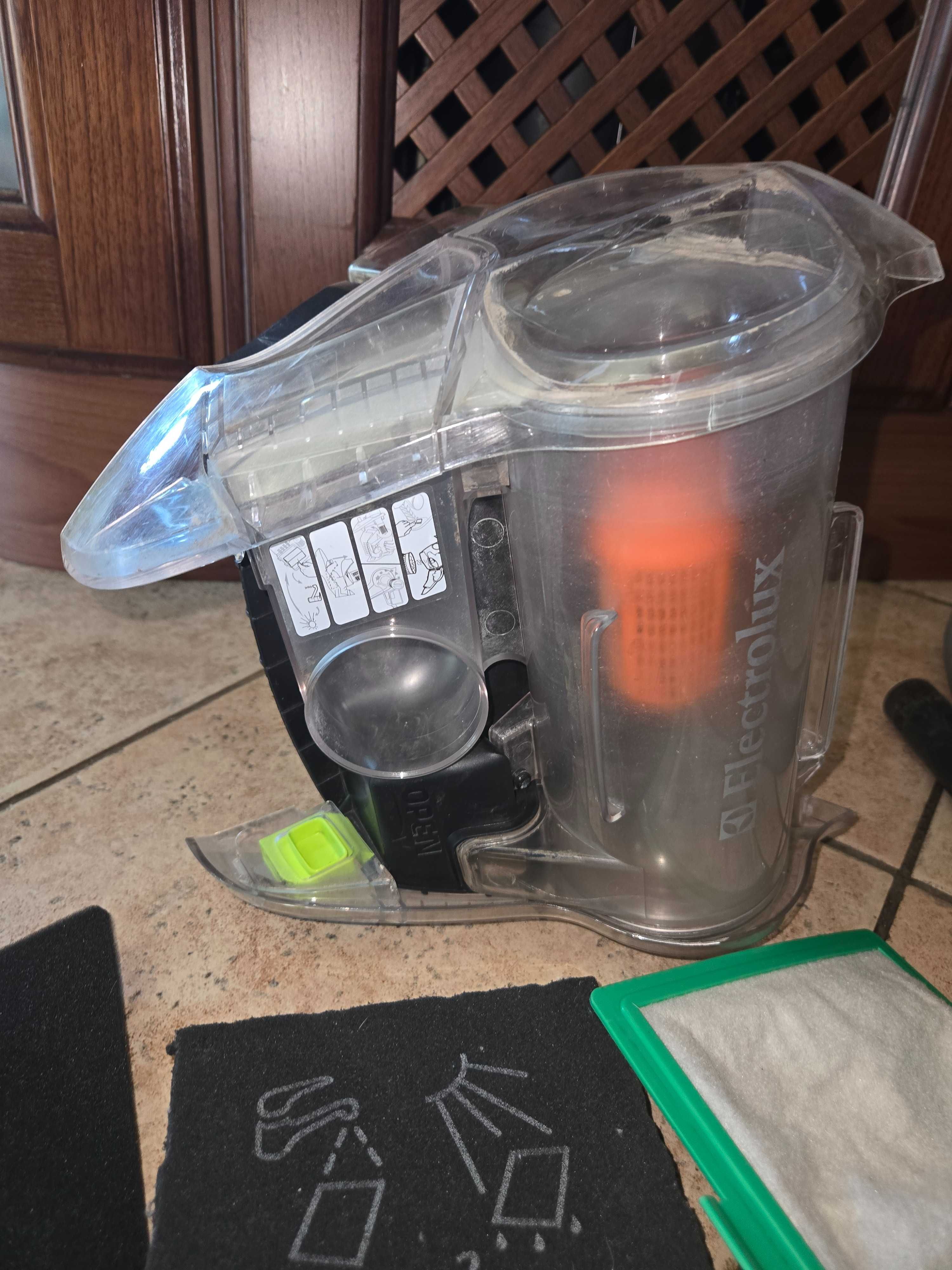 Прахосмукачка Electrolux SUPERCYCLONE 1800W